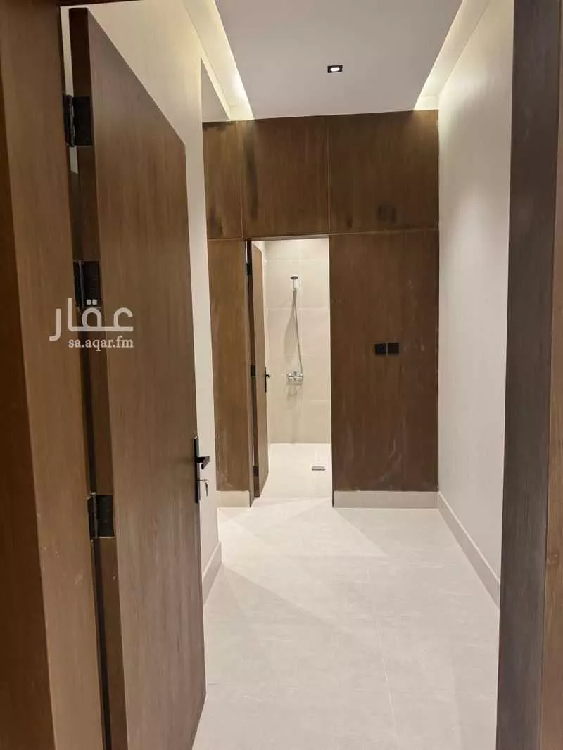 3 bedroom floor in Al Janadriyah 9
