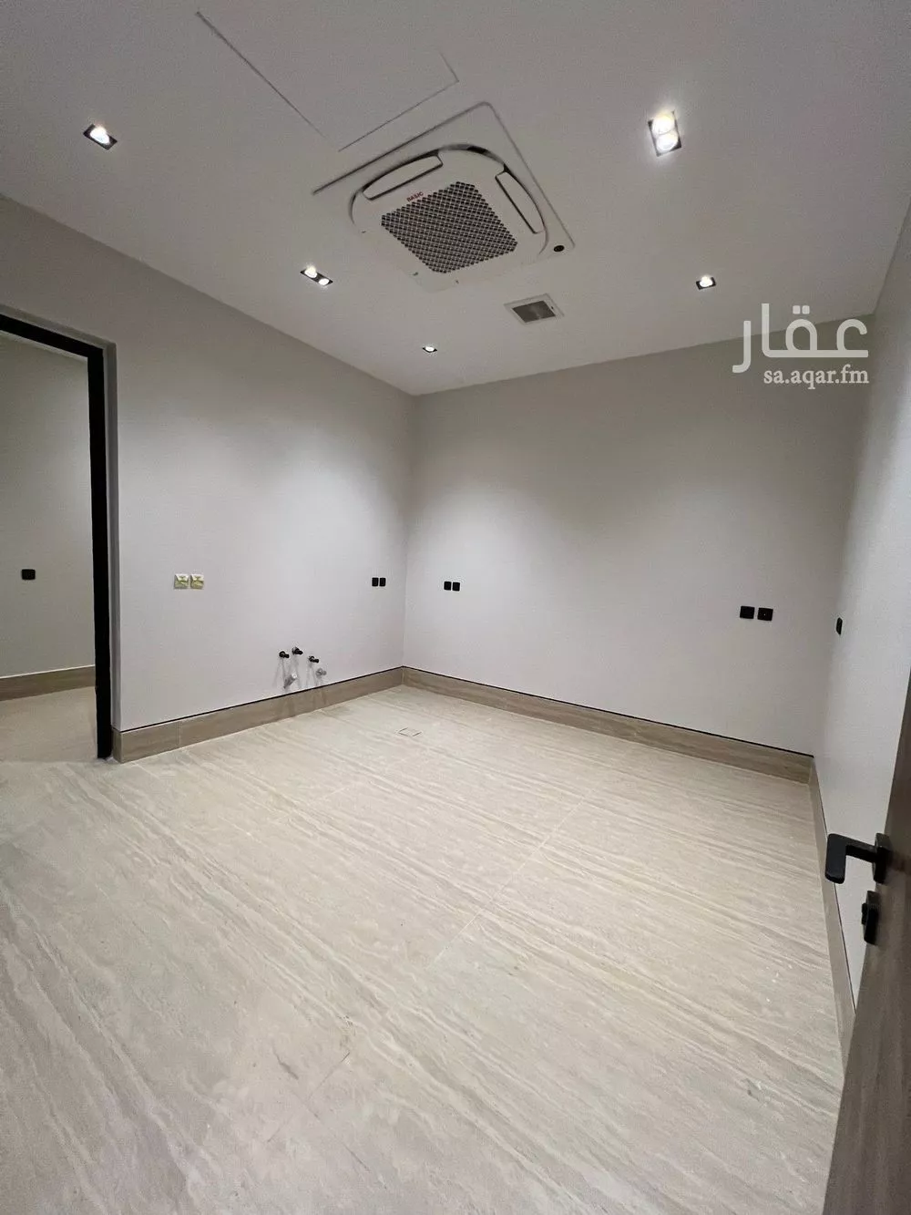 دور 3 غرف في العارض 14