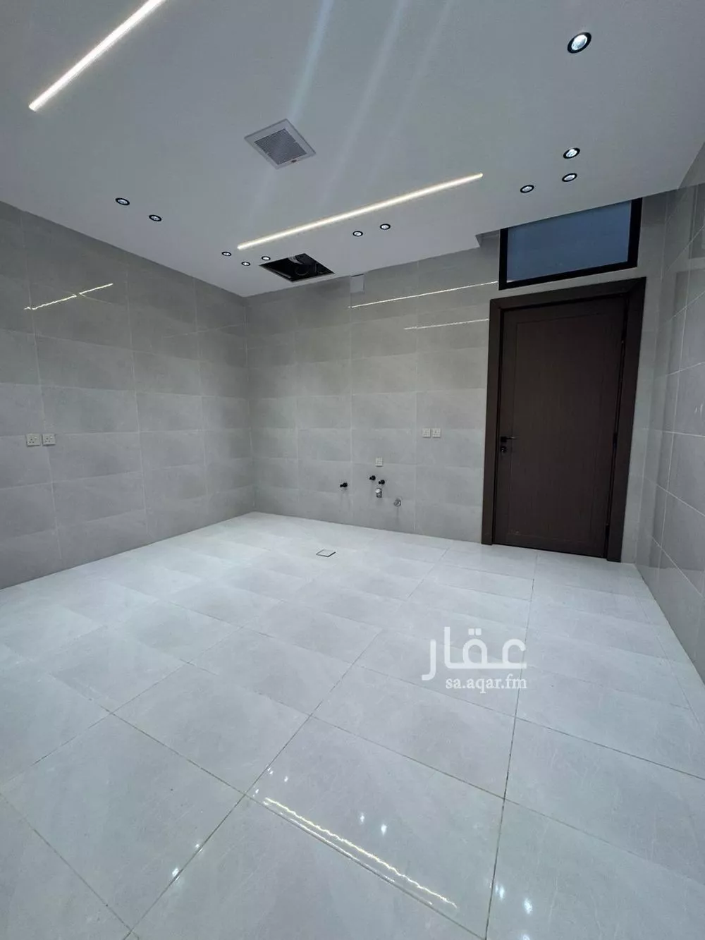 6 bedroom floor in Al Janadriyah 2