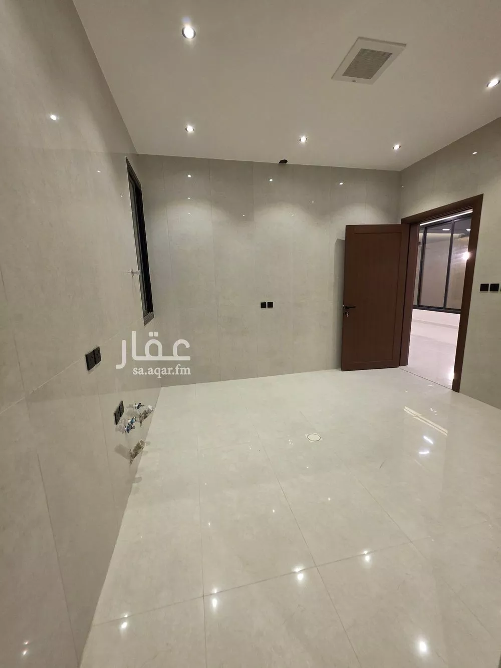 5 bedroom floor in Ash Sharq 17