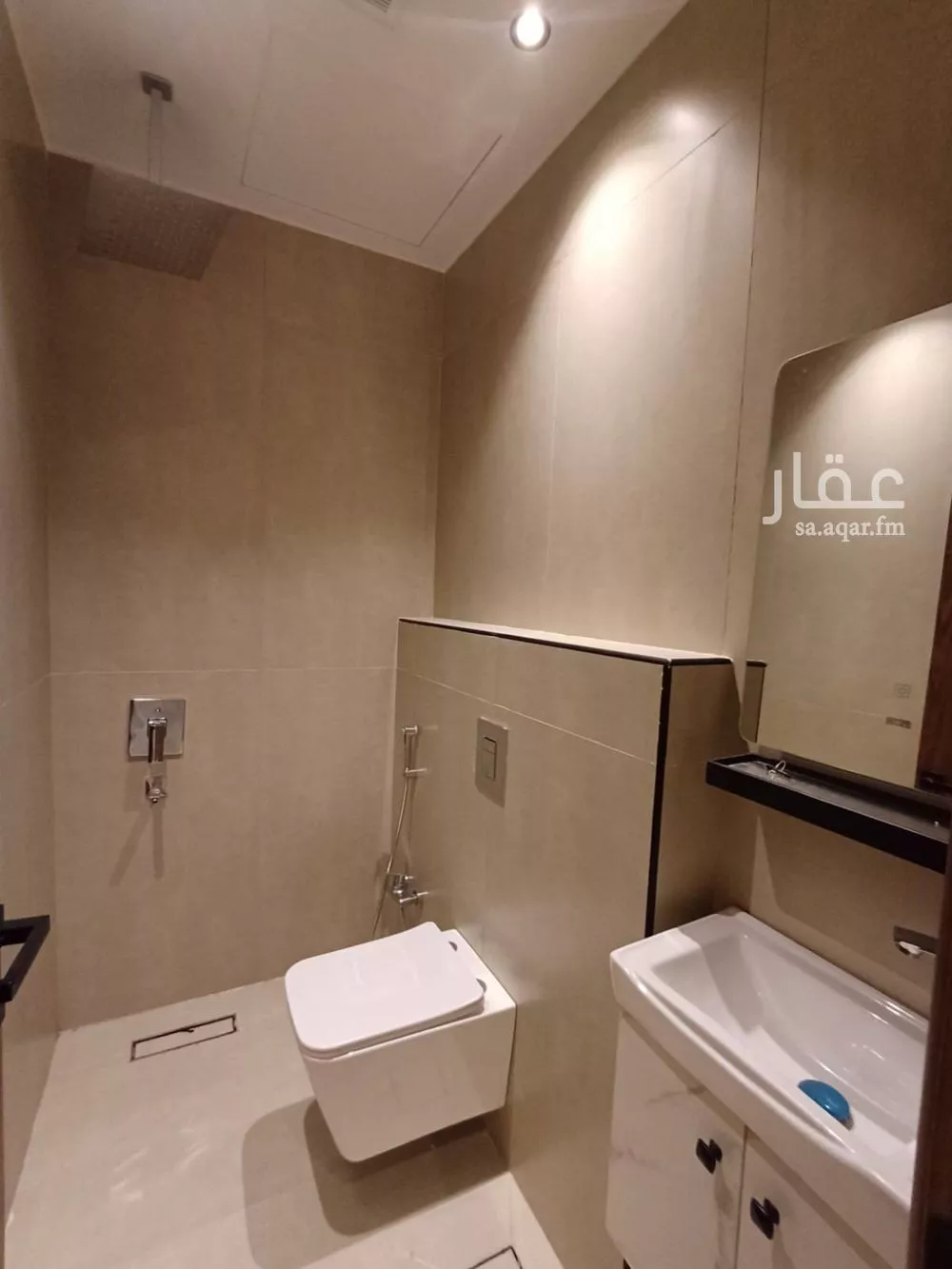 7 bedroom floor in Ash Sharq 2