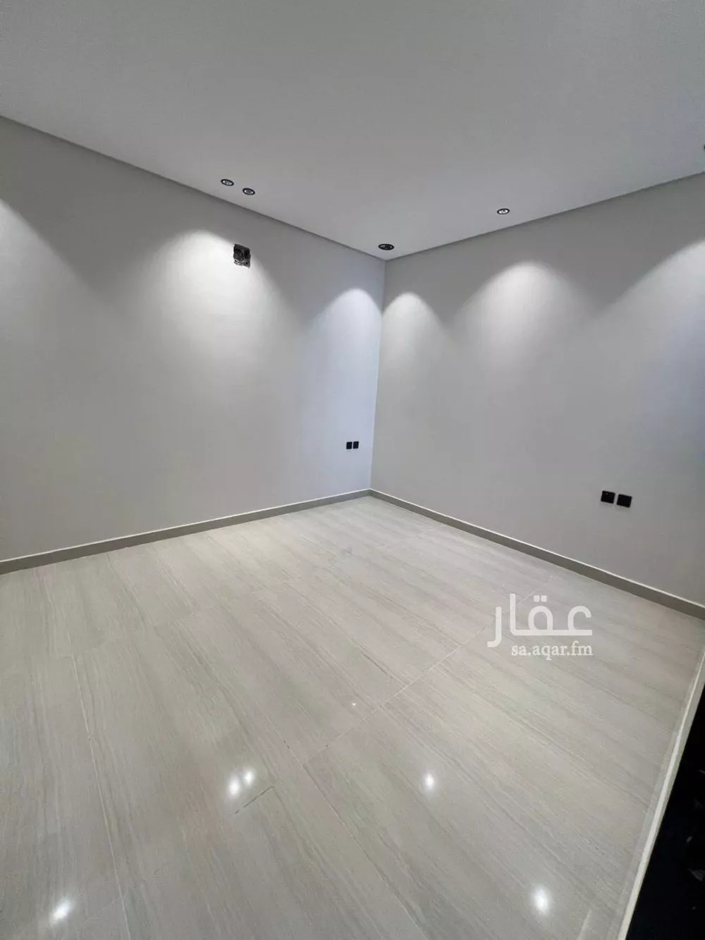 دور 6 غرف في السويدي 12