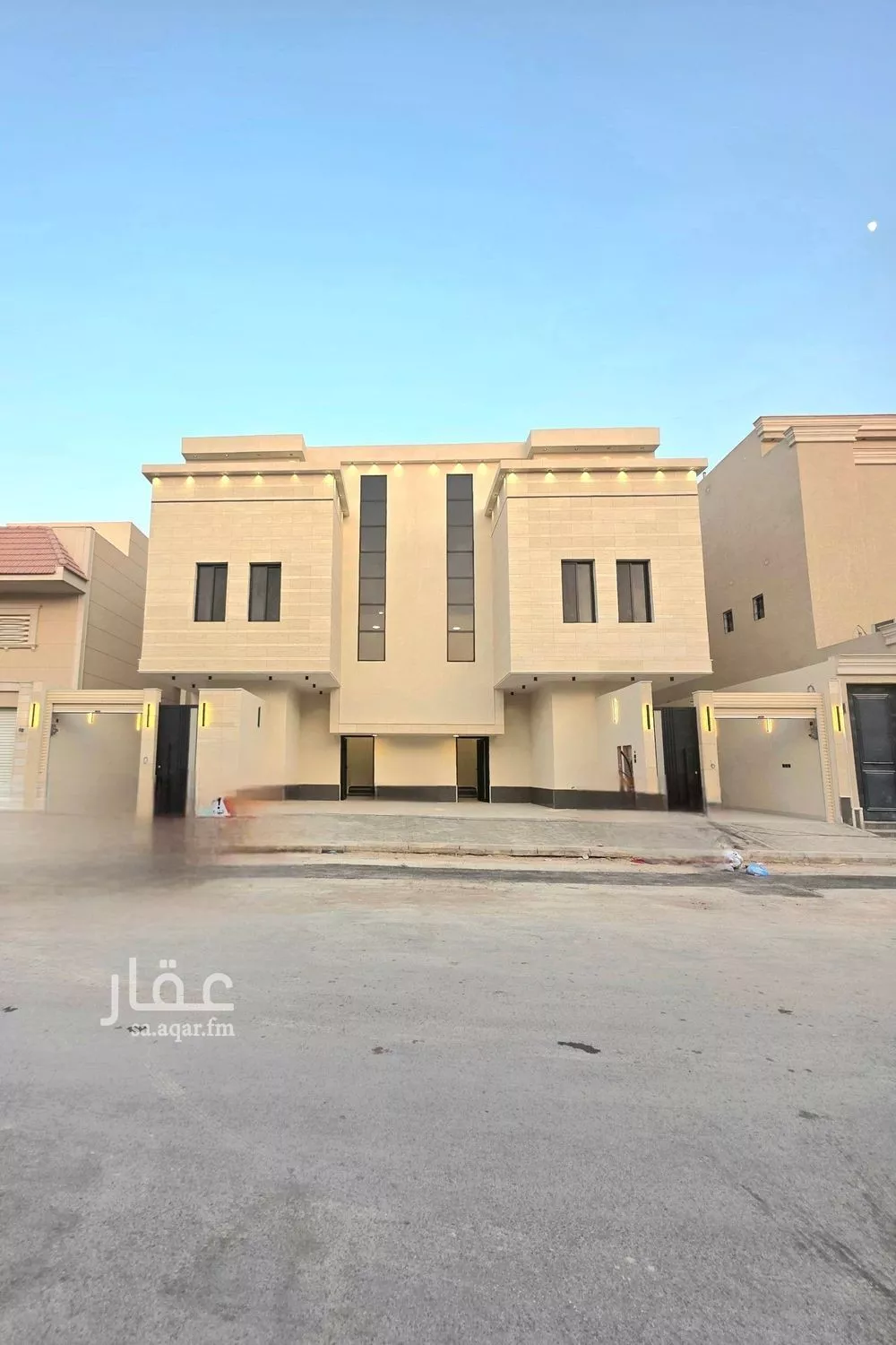 4 bedroom floor in Dhahrat Namar 2