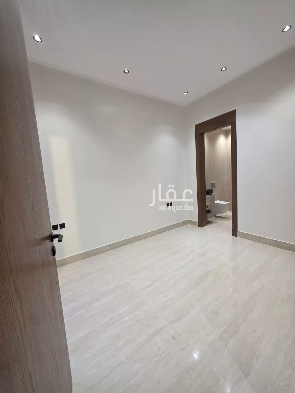 4 bedroom floor in Dhahrat Namar 11