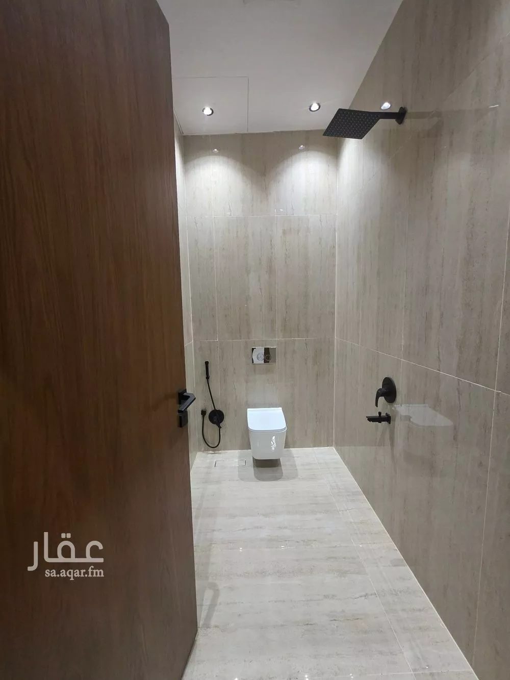 4 bedroom floor in Dhahrat Namar 17