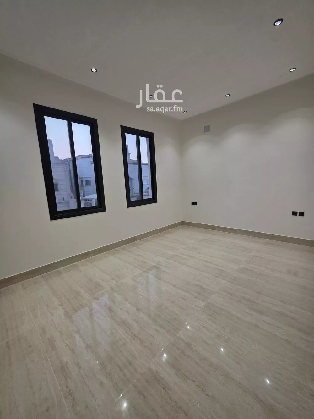4 bedroom floor in Dhahrat Namar 19