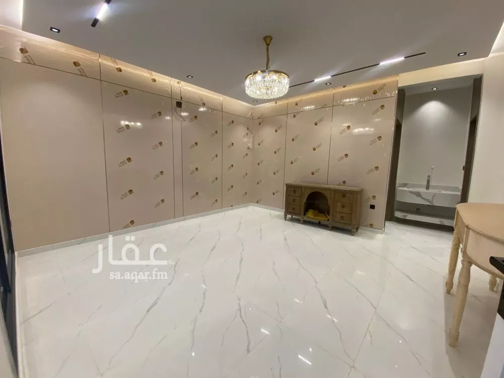 4 bedroom floor in Okaz 2