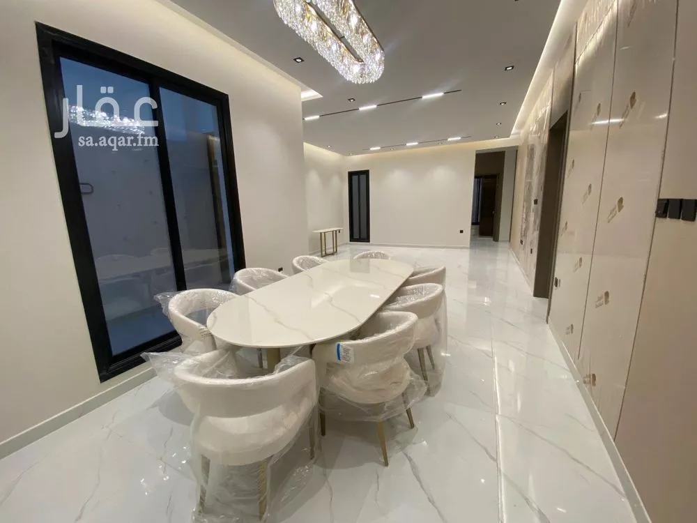 4 bedroom floor in Okaz 5