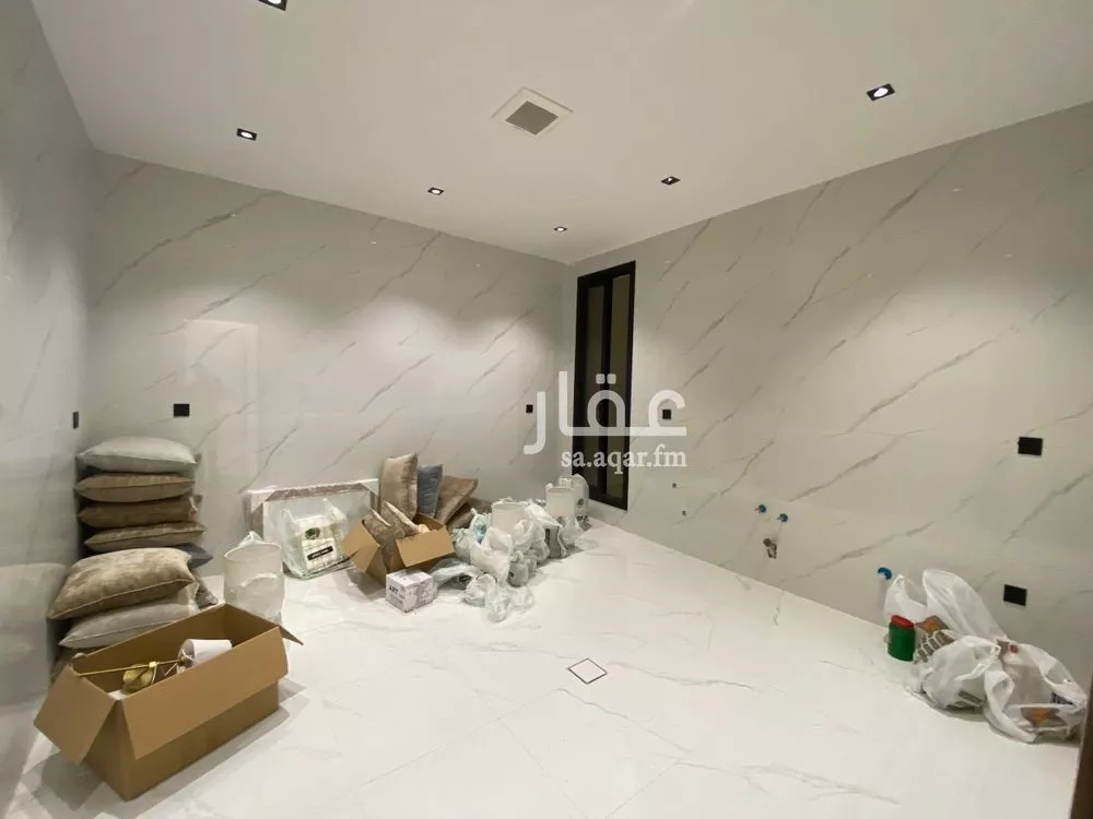 4 bedroom floor in Okaz 8