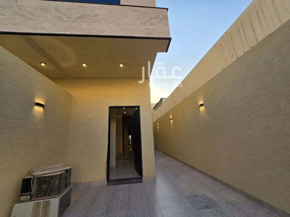 4 bedroom floor in As Suwaidi Al Gharabi 12