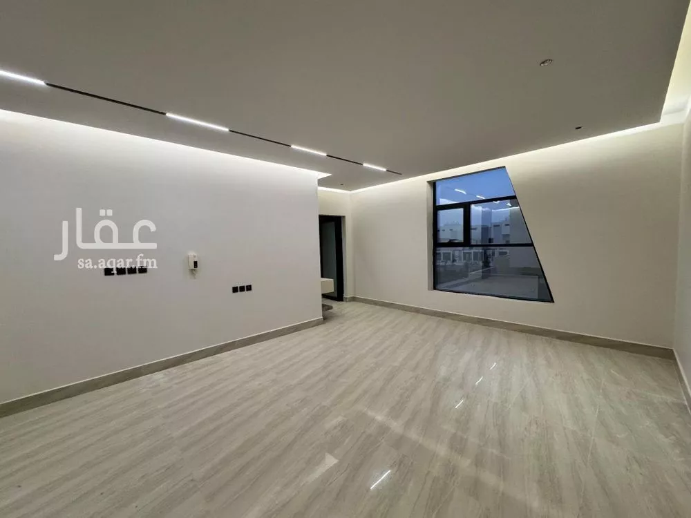 4 bedroom floor in Dirab 5
