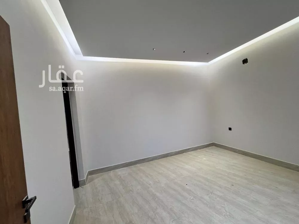 4 bedroom floor in Dirab 8