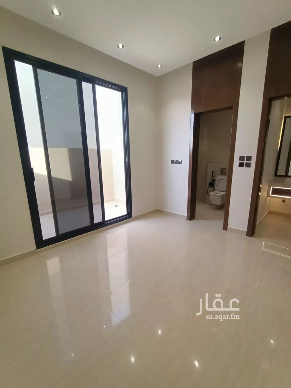 دور 5 غرف في عكاظ 11