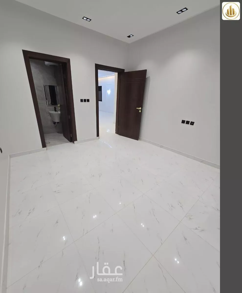 5 bedroom floor in Al Janadriyah 8