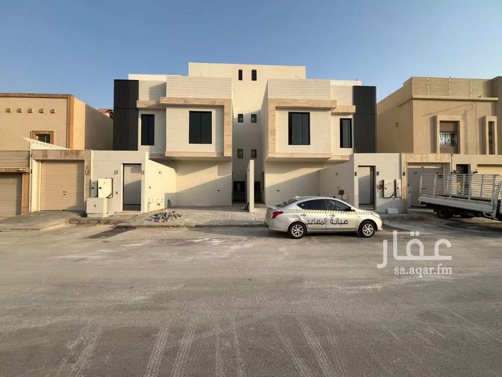 5 bedroom floor in Tuwaiq 2