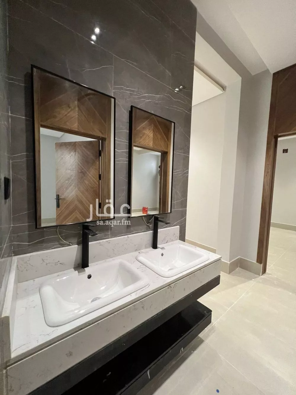 5 bedroom floor in Tuwaiq 10