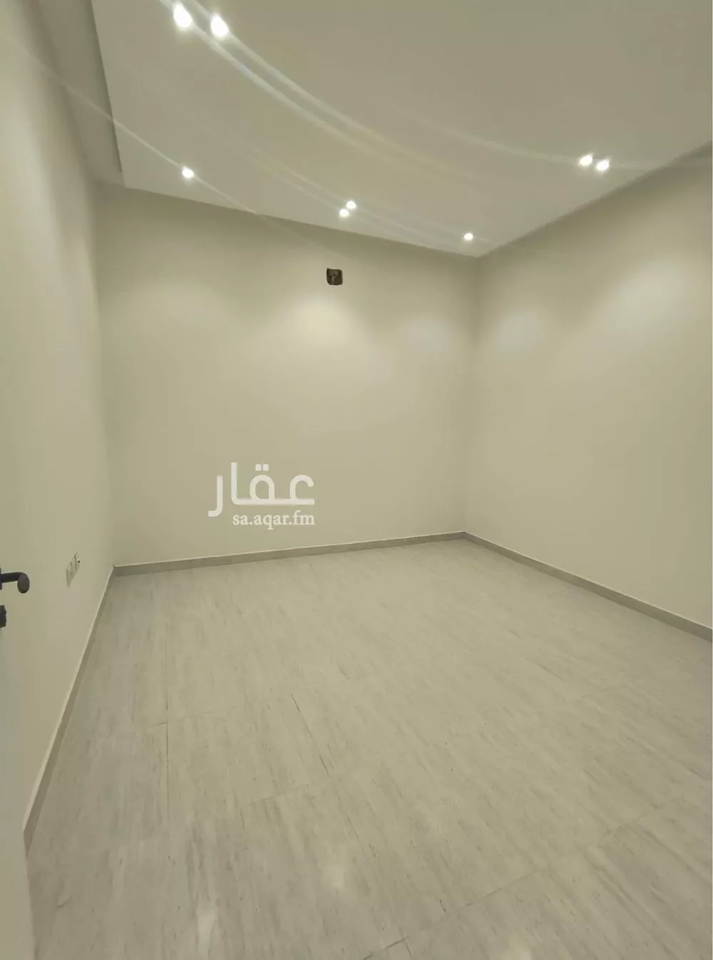 5 bedroom floor in Dahiat Namar 20