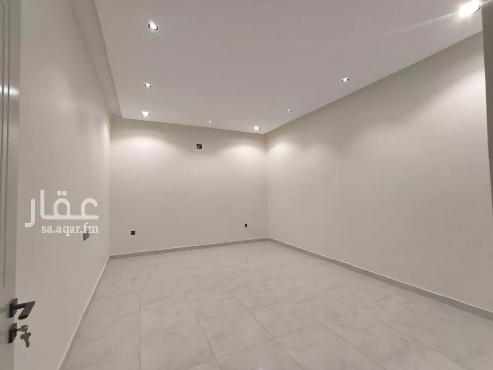 5 bedroom floor in Okaz 8