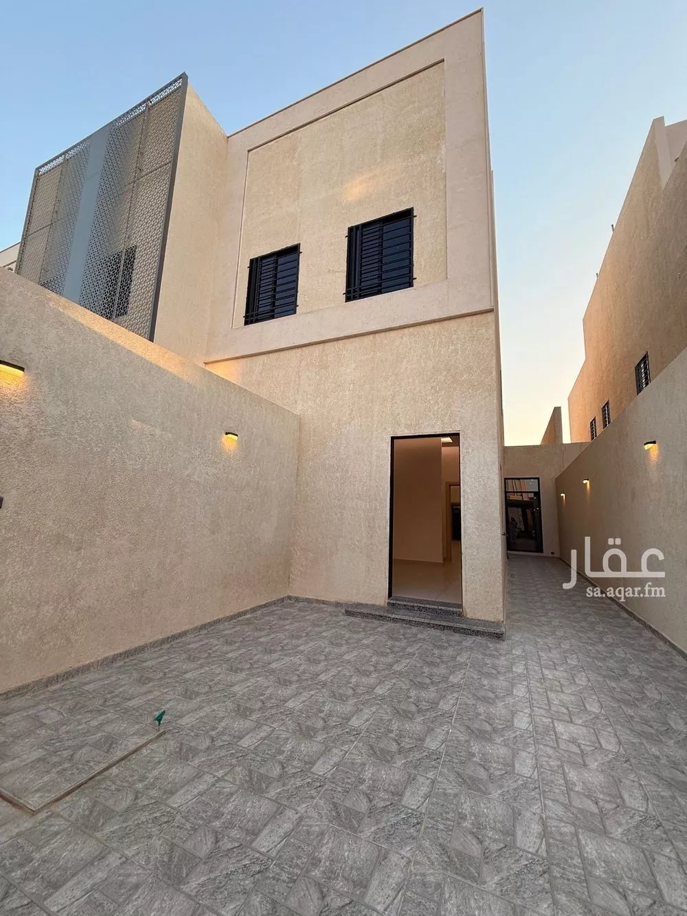 4 bedroom floor in Al Janadriyah 15