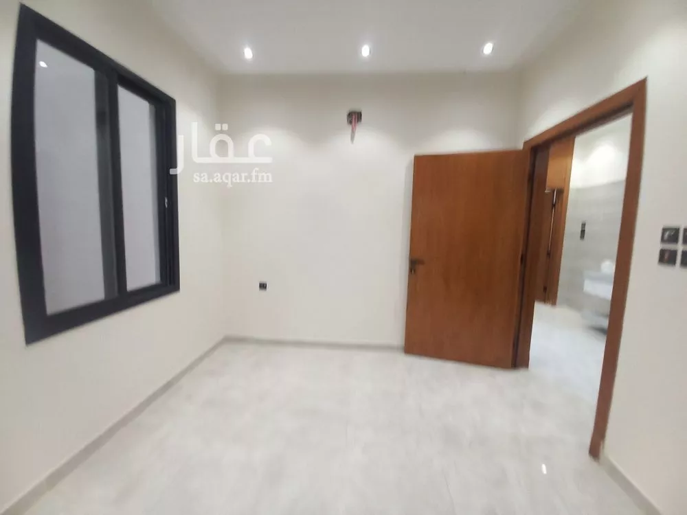 3 bedroom floor in Tuwaiq 8