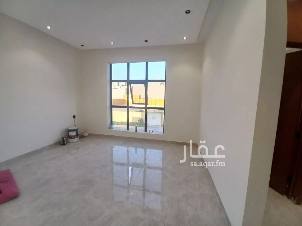 3 bedroom floor in Tuwaiq 10
