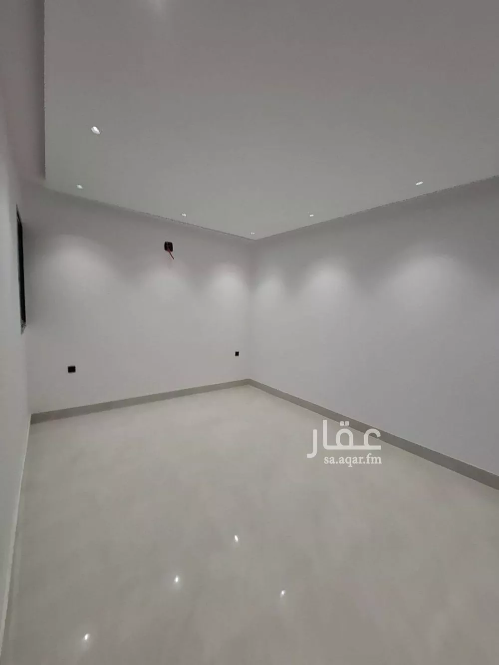 3 bedroom floor in Tuwaiq 8