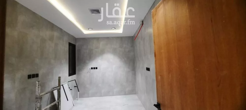 5 bedroom floor in Tuwaiq 2