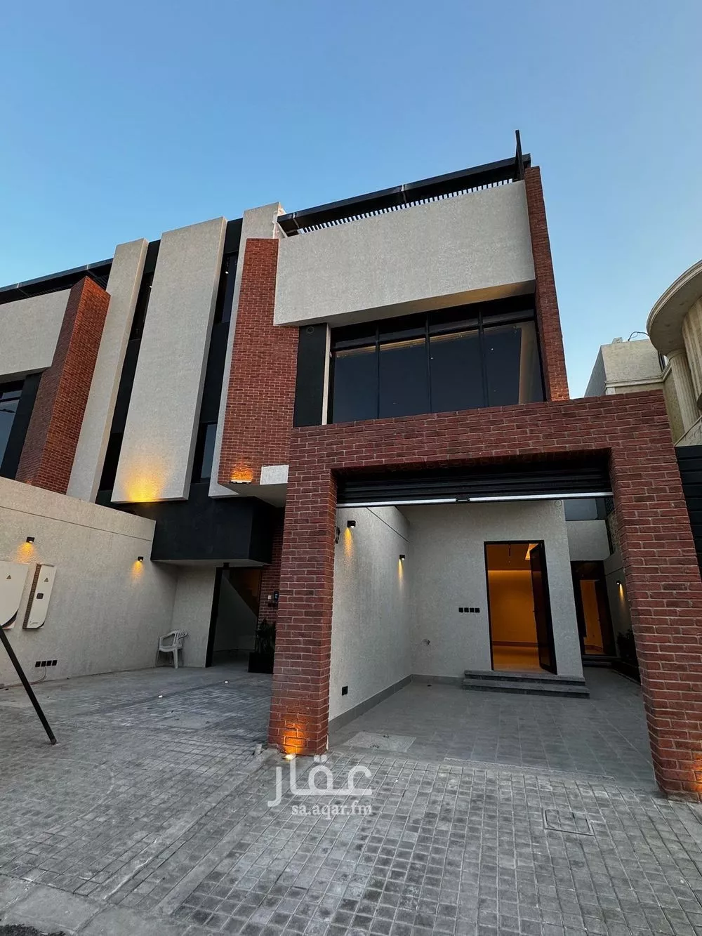 4 bedroom floor in Al Aridh 7