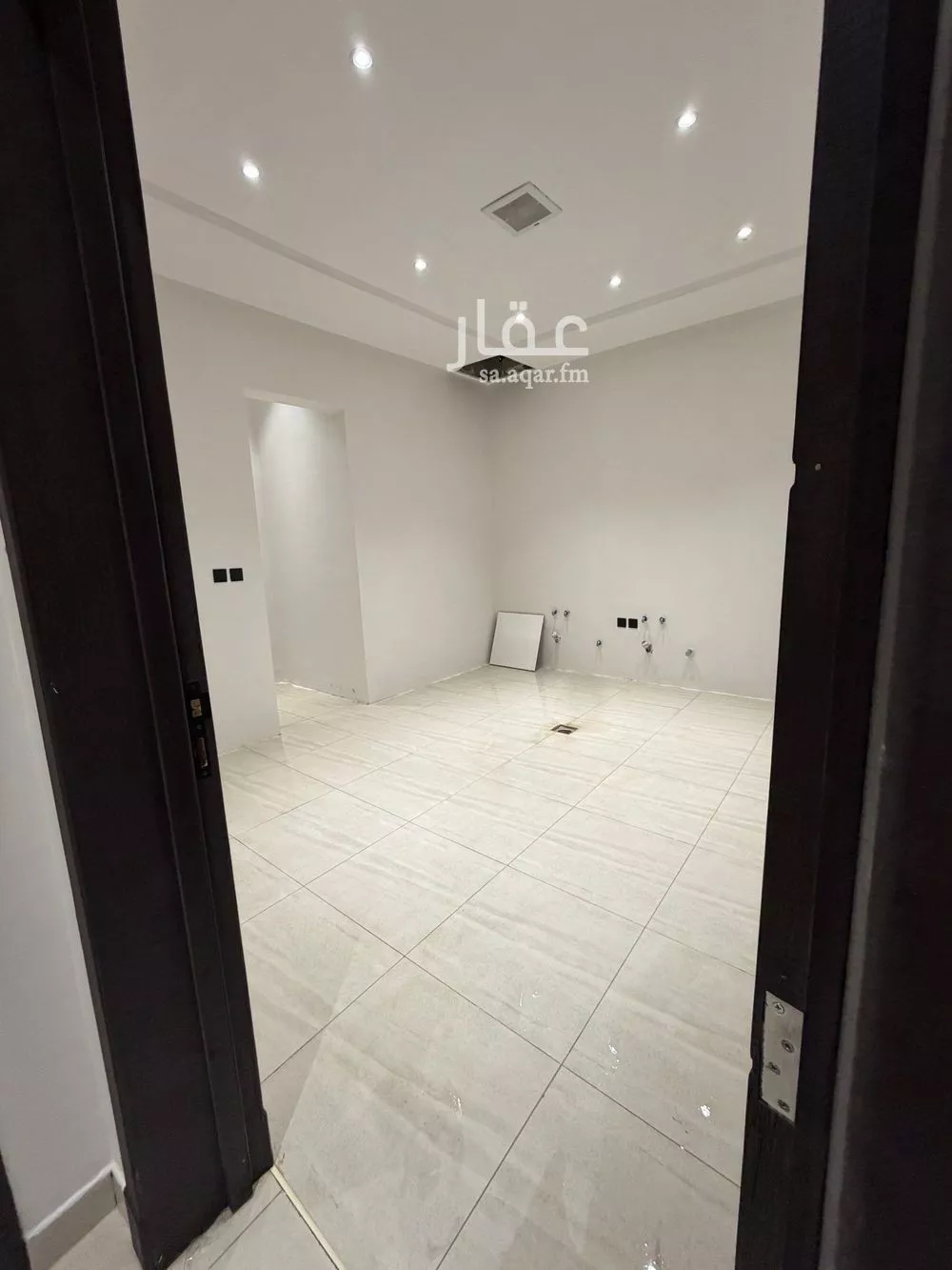 5 bedroom floor in Al Janadriyah 3