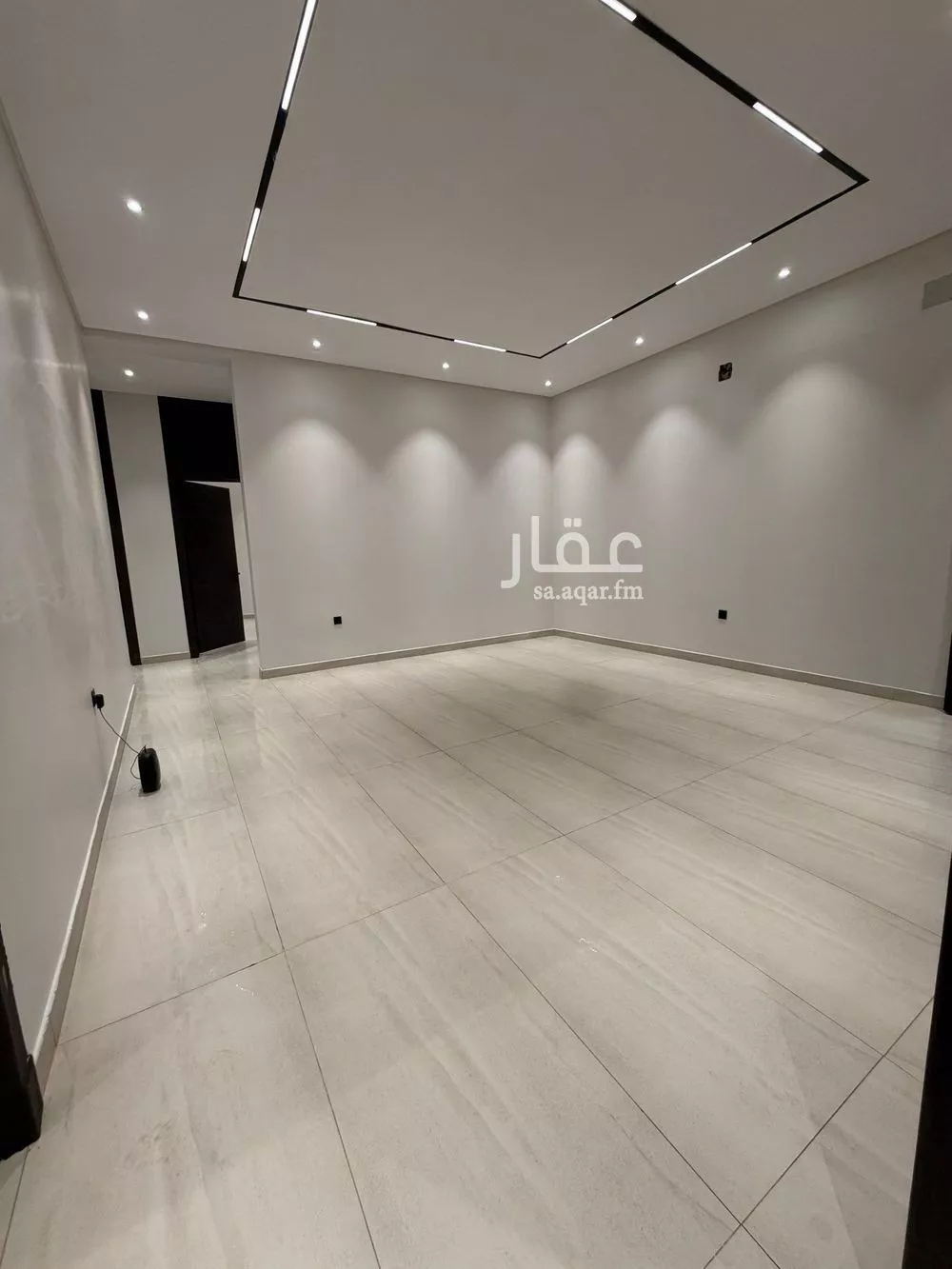 5 bedroom floor in Al Janadriyah 5