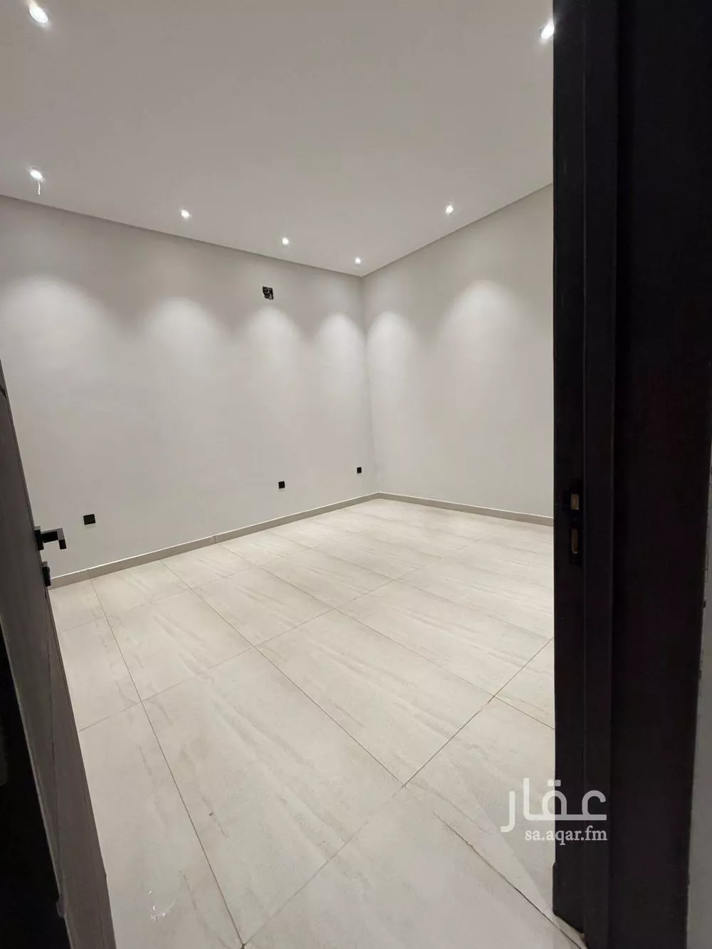 5 bedroom floor in Al Janadriyah 6