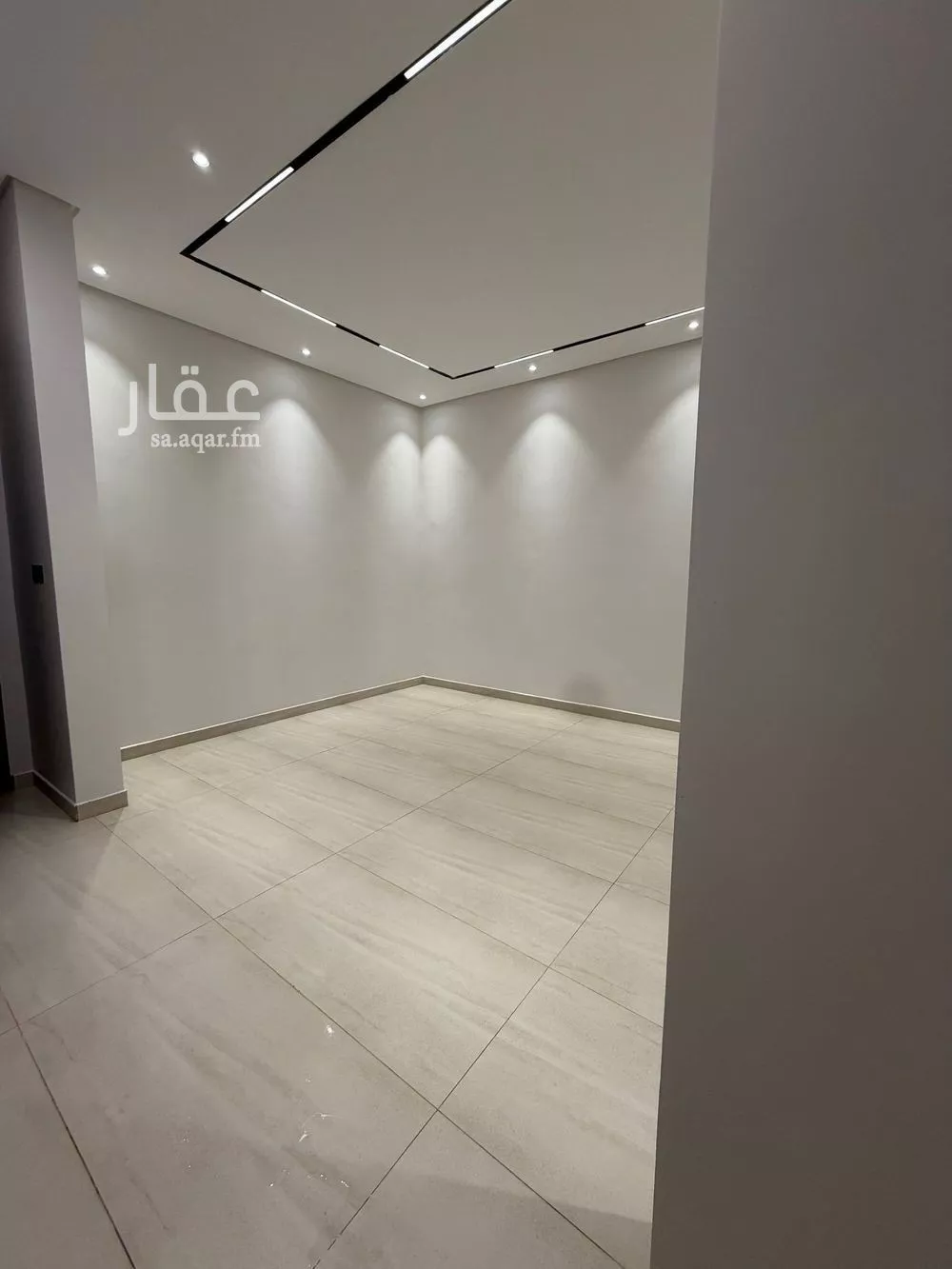 5 bedroom floor in Al Janadriyah 7