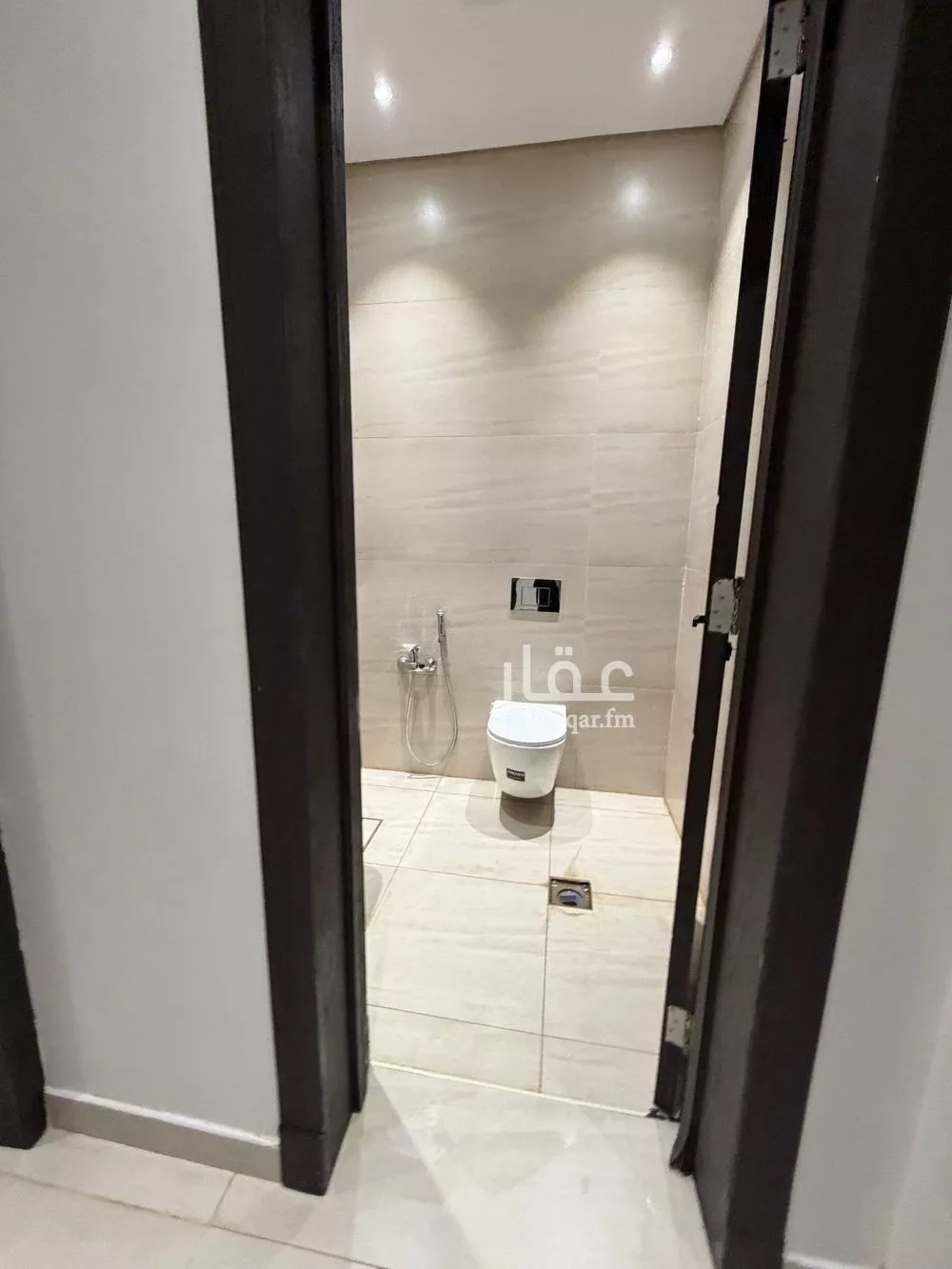 5 bedroom floor in Al Janadriyah 8