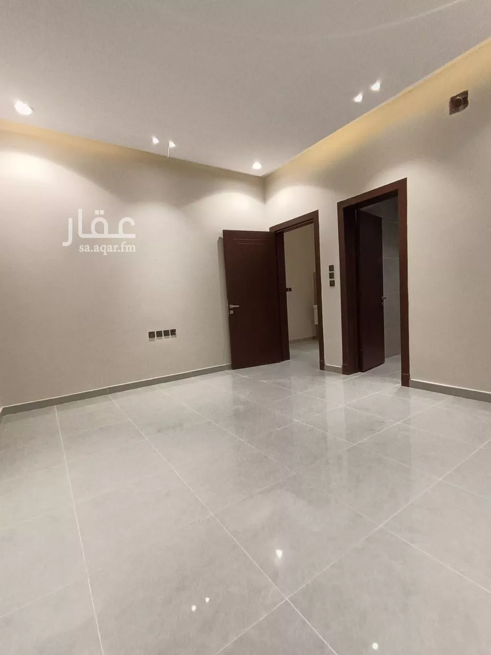 4 bedroom floor in Al Janadriyah 2