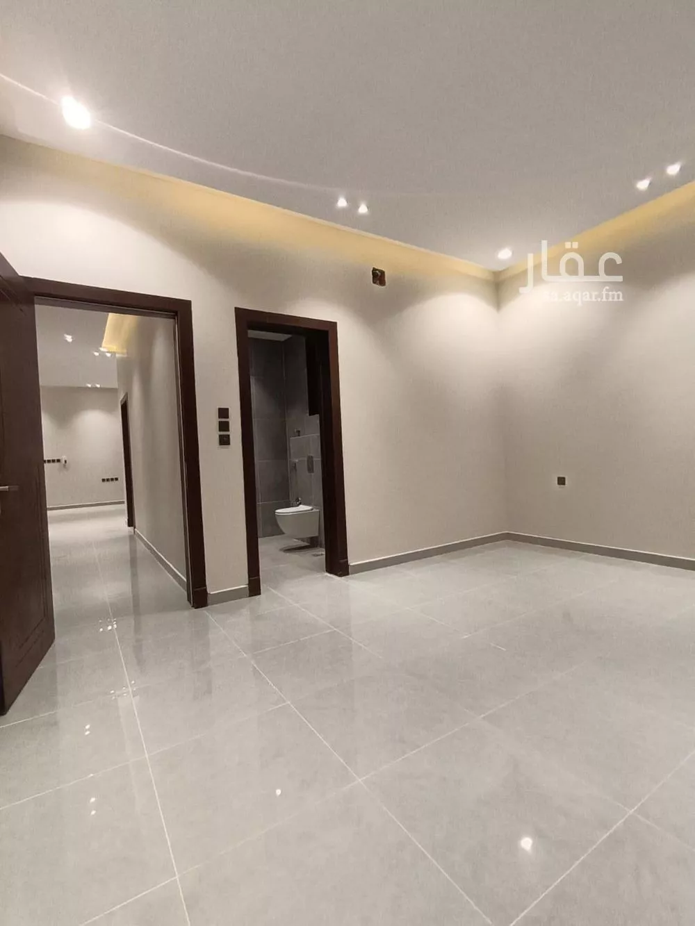 4 bedroom floor in Al Janadriyah 3