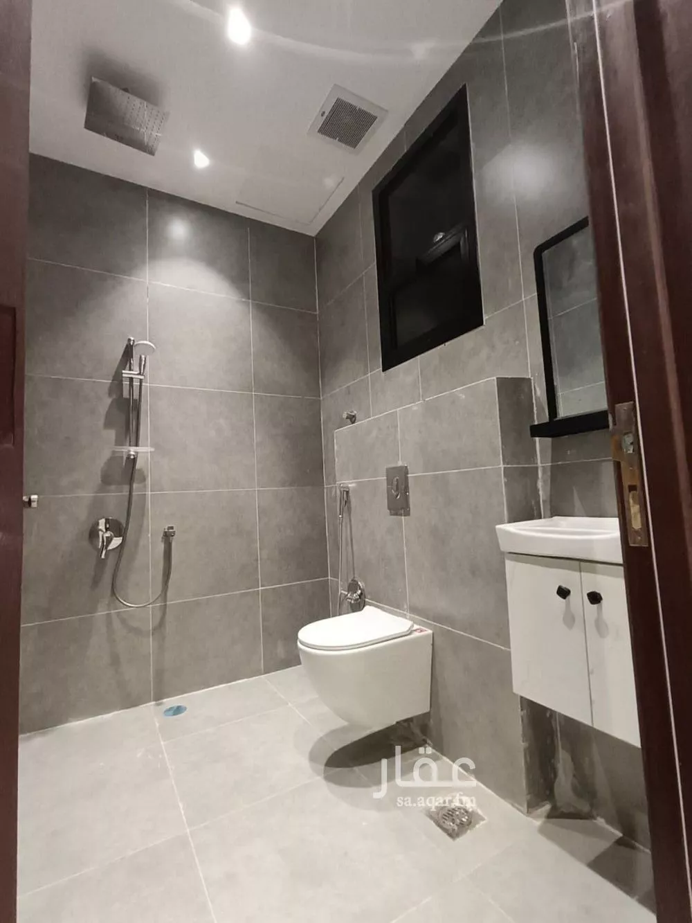 4 bedroom floor in Al Janadriyah 10