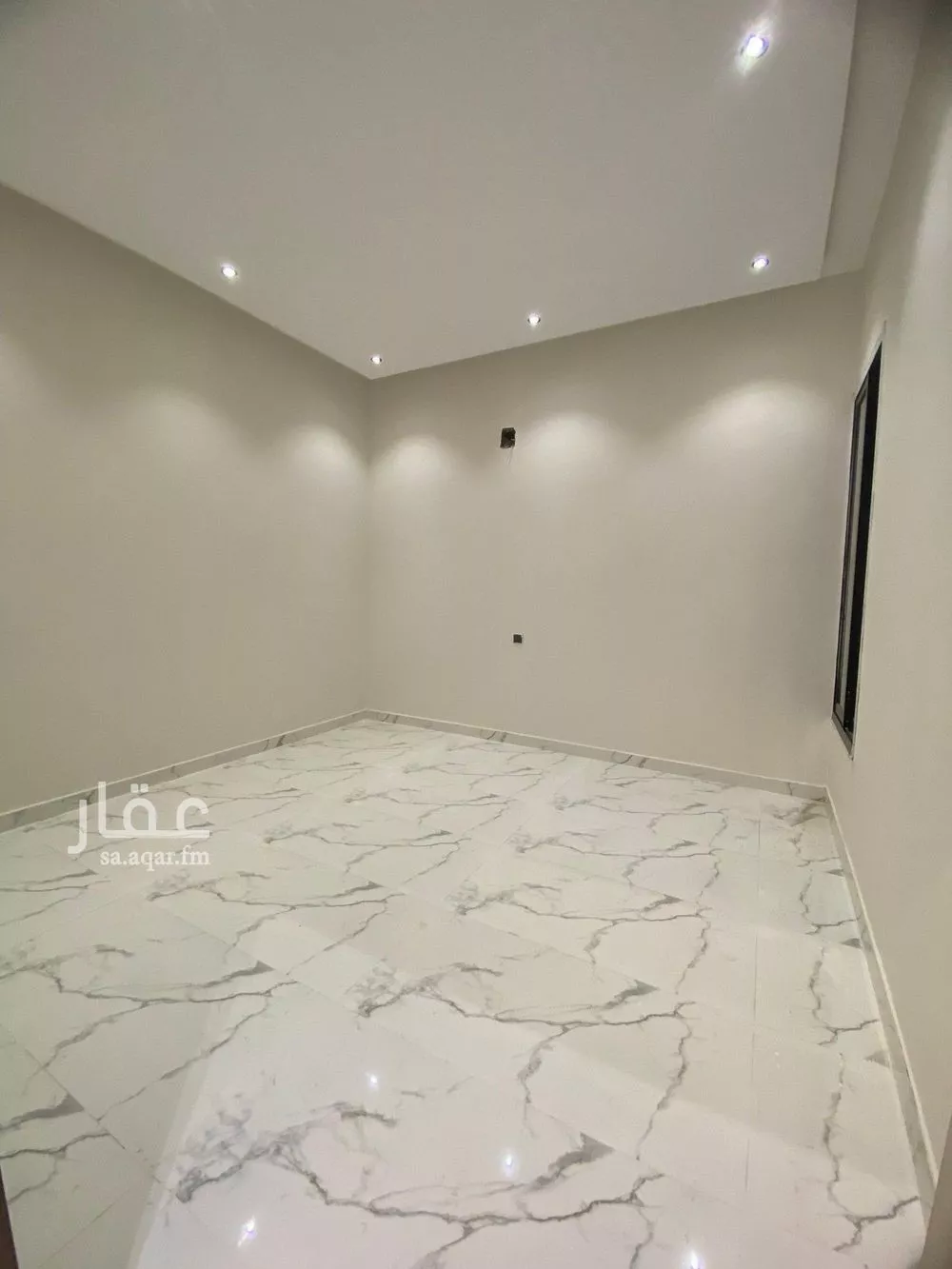 3 bedroom floor in Tuwaiq 10