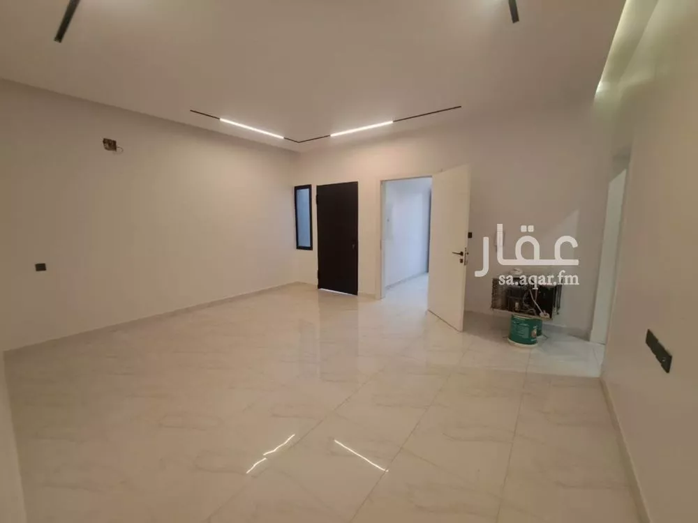 3 bedroom floor in As Suwaidi 6