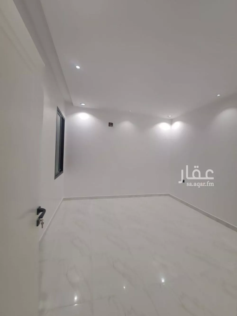 3 bedroom floor in As Suwaidi 8