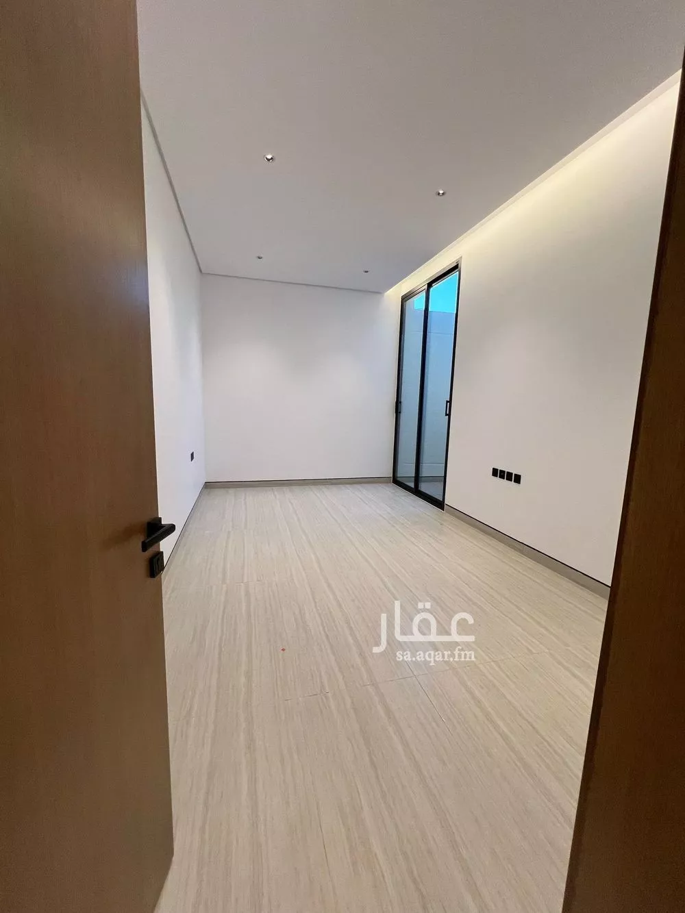 دور 3 غرف في العارض 13