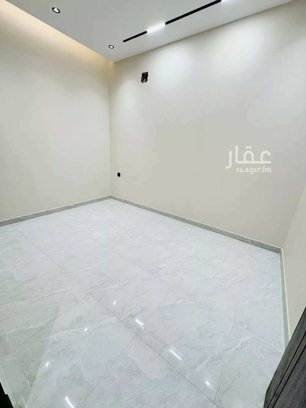 دور 4 غرف في المونسية 15