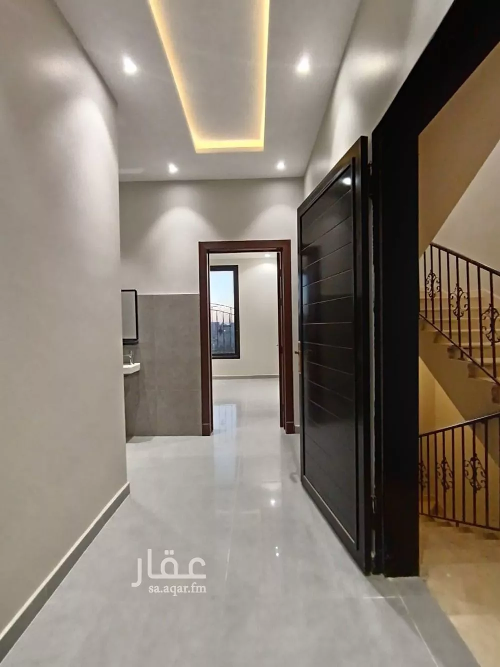 4 bedroom floor in Al Janadriyah 17