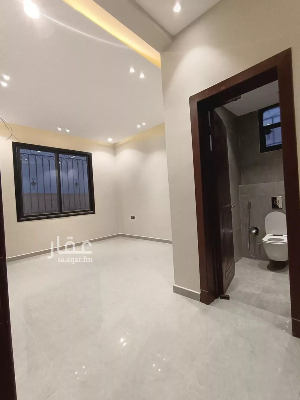 4 bedroom floor in Al Janadriyah 6