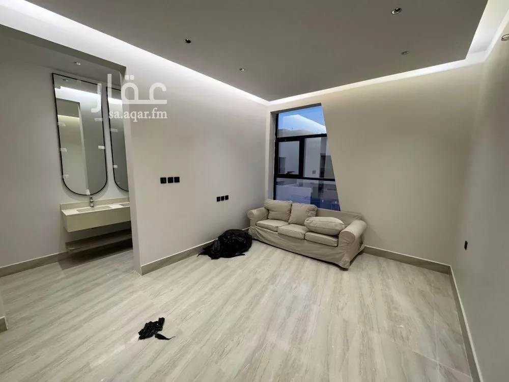 3 bedroom floor in Dirab 9