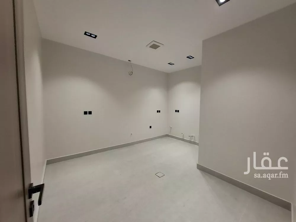 دور 4 غرف في السويدي 12