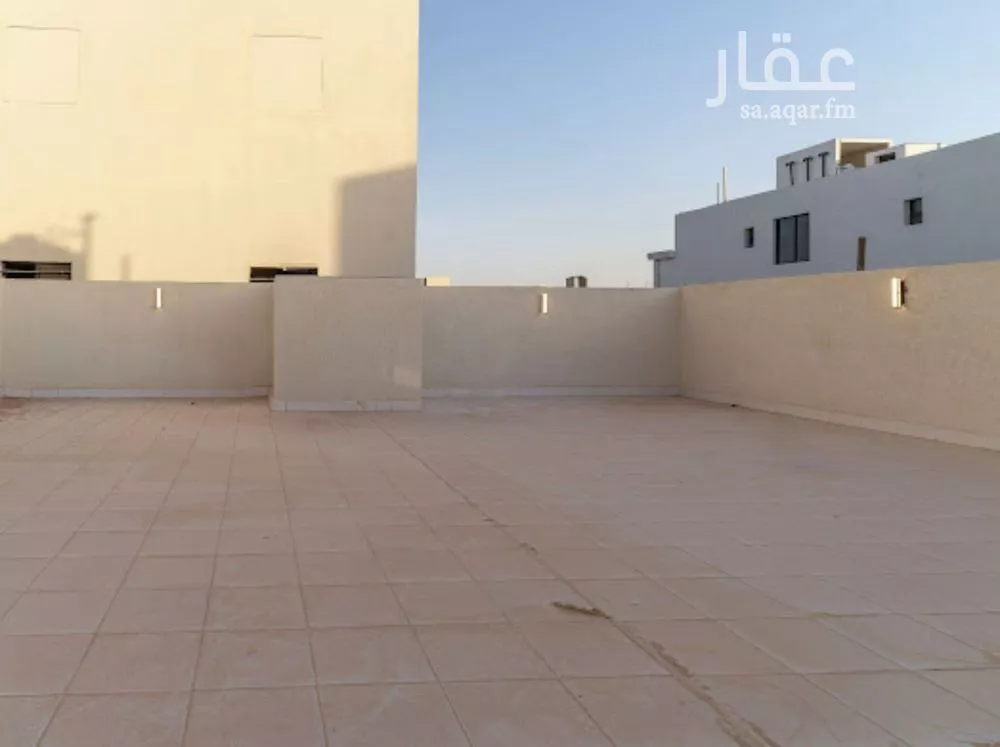 3 bedroom floor in Al Janadriyah 7