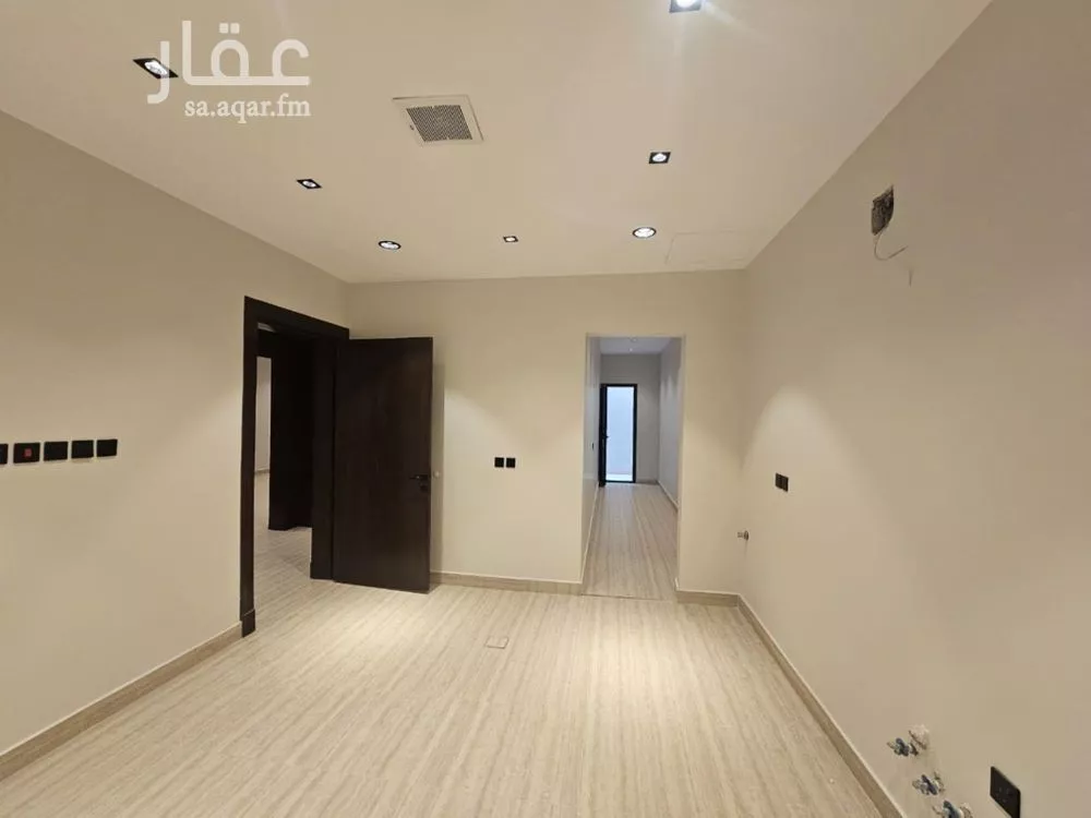 دور 3 غرف في العارض 13