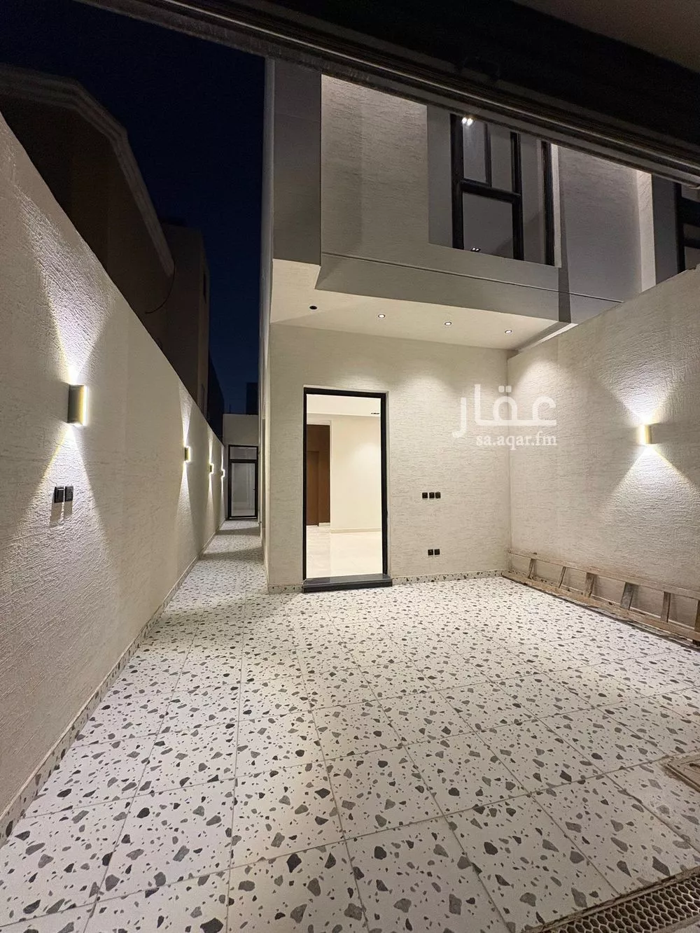 4 bedroom floor in Al Yarmouk 9