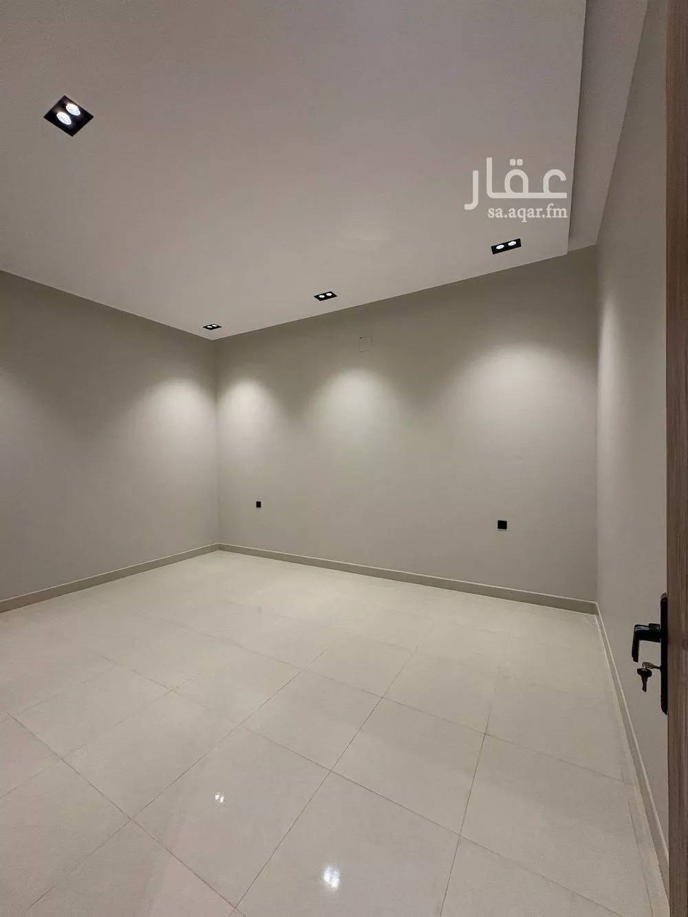 4 bedroom floor in Al Yarmouk 10