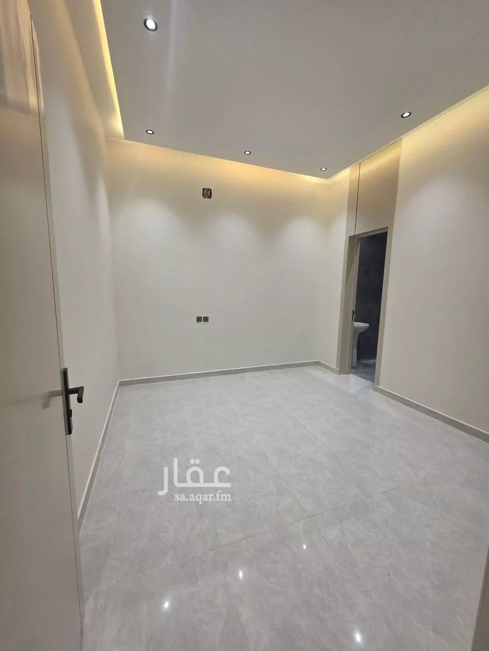 دور 5 غرف في احد 8